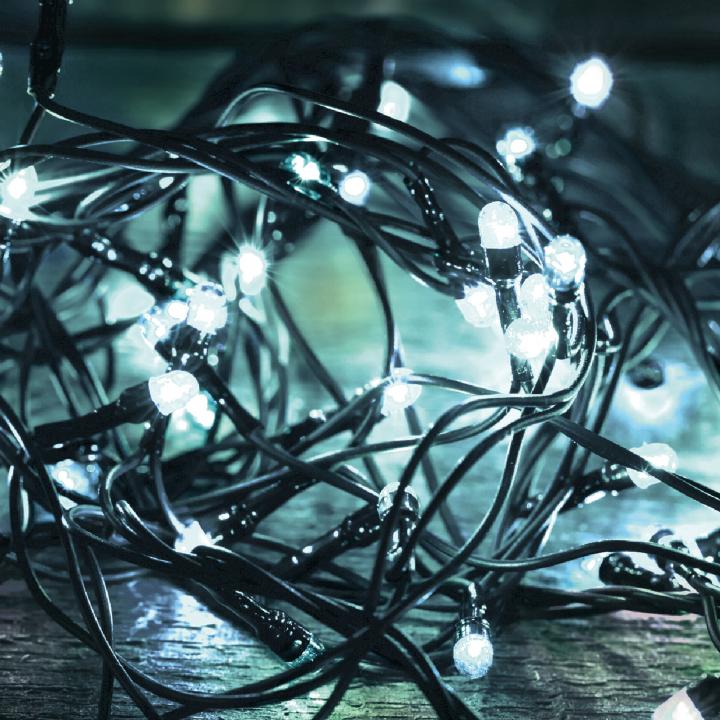 home led 108c/wh led es fényfüzér, 7 m / 100 db hidegfehér led, 8 fényprogram, zöld vezeték, hálózati adapter, kül és beltéri kivitel